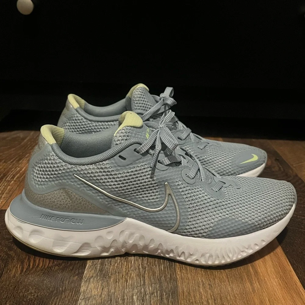EUC Women's Nike Renew Blue & Gray Running Shoes - Picture 3 of 8